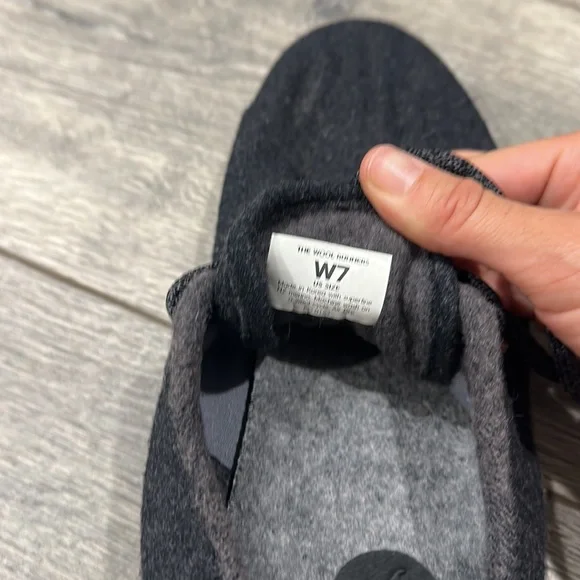• AllBirds • Womens Wool Runners Lace Up Tuke Jo Dark Gray 7 Sneakers - Picture 6 of 6